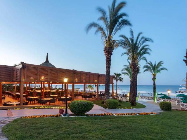 DOBEDAN BEACH RESORT COMFORT - Bary - Dobedan beach bar