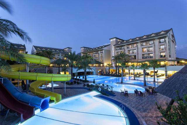 DOBEDAN BEACH RESORT COMFORT - Bazény - Venkovní bazén