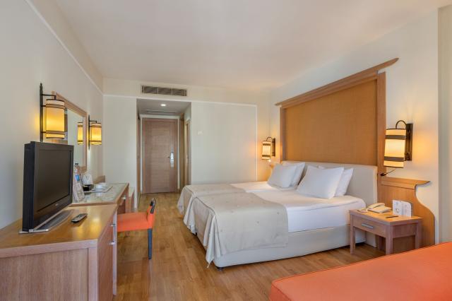 DOBEDAN BEACH RESORT COMFORT - Pokoje - STANDARD ROOM LAND VIEW