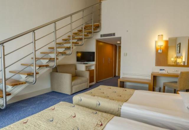 CRYSTAL ADMIRAL RESORT SUITES&SPA - Pokoje - FAMILY DUBLEX SUIT