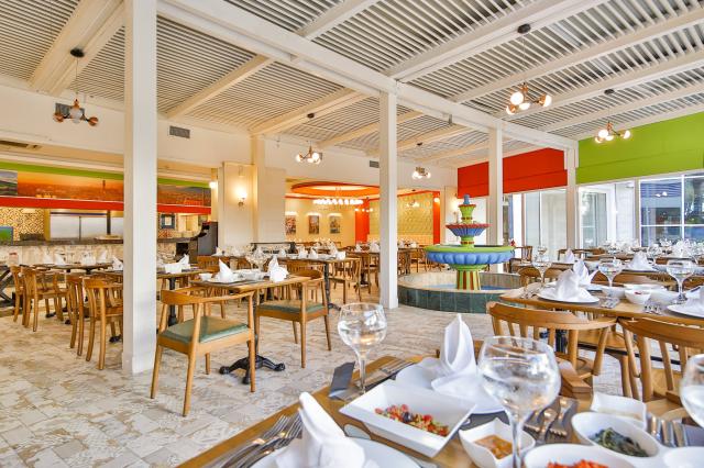CRYSTAL ADMIRAL RESORT SUITES&SPA - Restaurace - Restaurace
