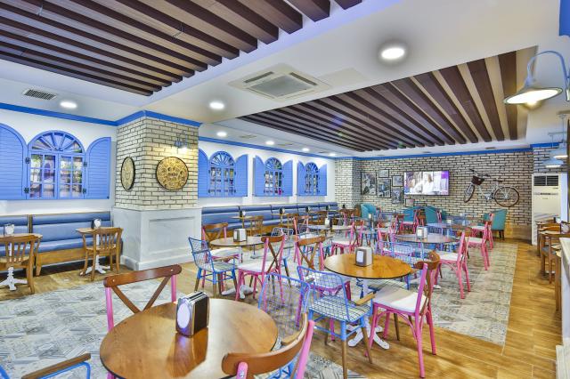 CRYSTAL ADMIRAL RESORT SUITES&SPA - Restaurace - Restaurace