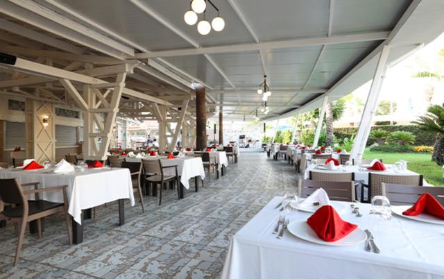 CRYSTAL ADMIRAL RESORT SUITES&SPA - Restaurace - SOFRA A'LA CAR