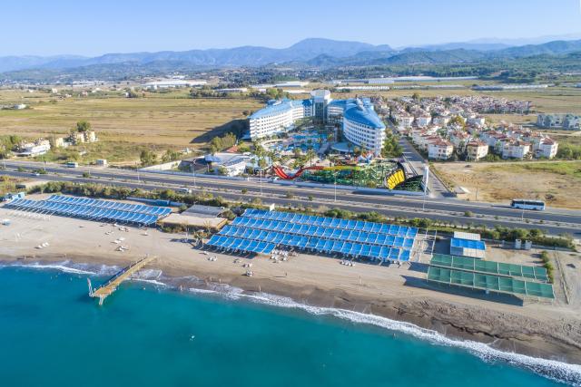 CRYSTAL ADMIRAL RESORT SUITES&SPA - Pláž - Pláž