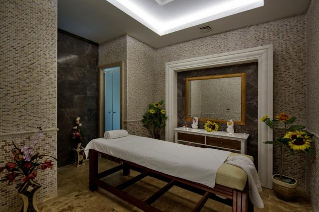 CRYSTAL ADMIRAL RESORT SUITES&SPA - Lázně - Lázně