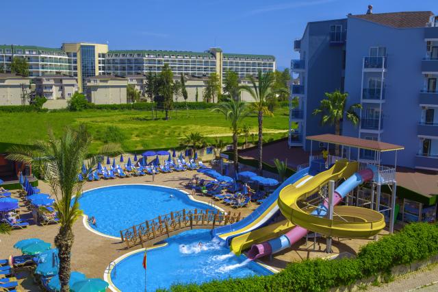 CARETTA RELAX HOTEL - Vodní park - Venkovní bazén