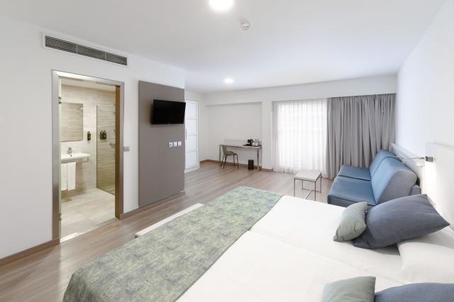 ALEXANDRE TROYA - Pokoje - FAMILY ROOM BALCONY OR TERRACE