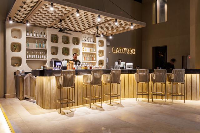 SUNRISE ANJUM RESORT - Bary - Latitude Bar