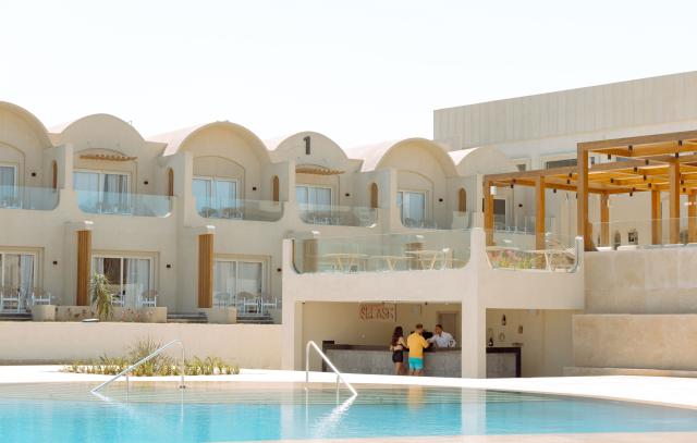 SUNRISE ANJUM RESORT - Bary - Splash Pool Bar