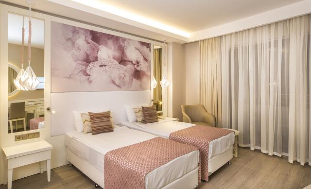 DIAMOND PREMIUM HOTEL & SPA - Pokoje - STANDARD RIVER VIEW