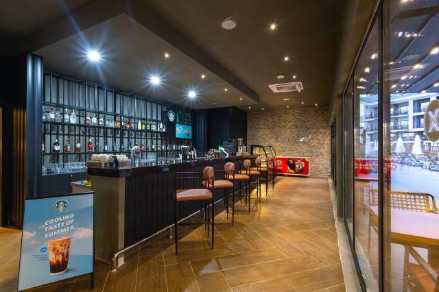 THE X BELEK - Bary - She & He Adult Bar