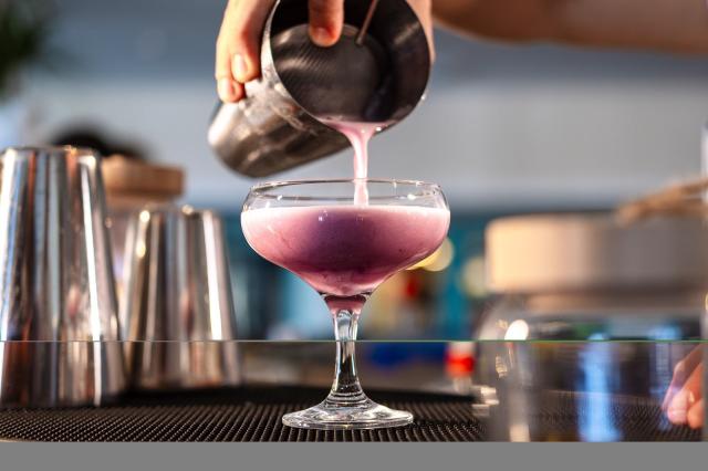 THE X BELEK - Bary - Signature Pool bar