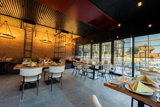THE X BELEK - Restaurace - She & He (adult only +16)