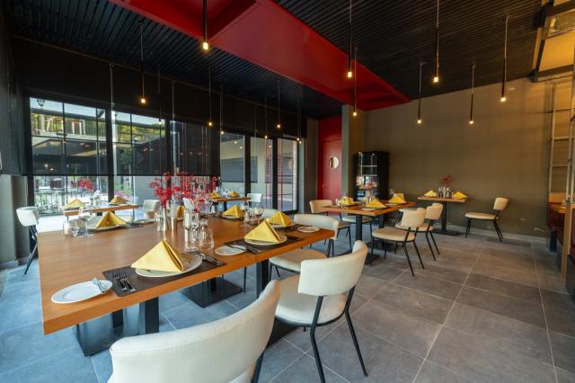 THE X BELEK - Restaurace - She & He (adult only +16)