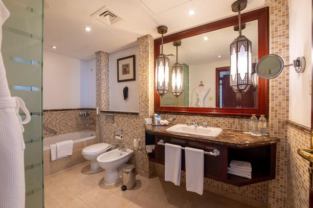 AJMAN HOTEL - Pokoje - Deluxe Suite