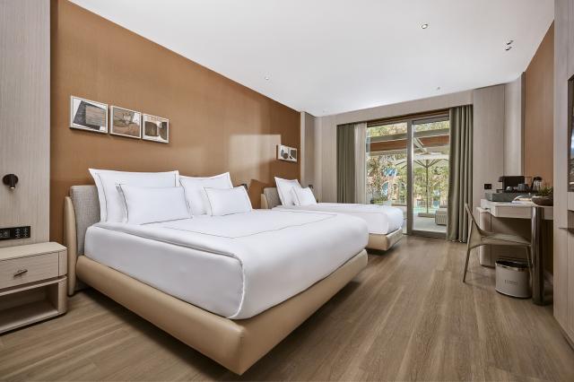 LUSSO SORGUN - Pokoje - SUPERIOR SIDE SEA VIEW SWIMM UP ROOM