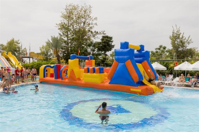 HOLIDAY PARK RESORT - Animace - Animace