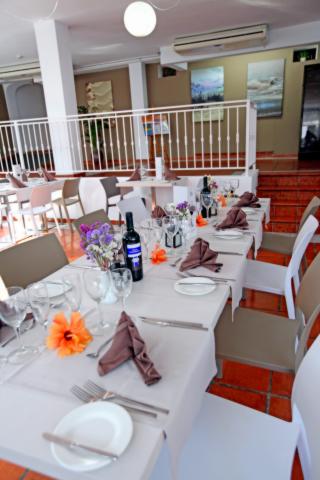 LABRANDA BAHIA FAÑABE & VILLAS - Restaurace - BAHÍA -