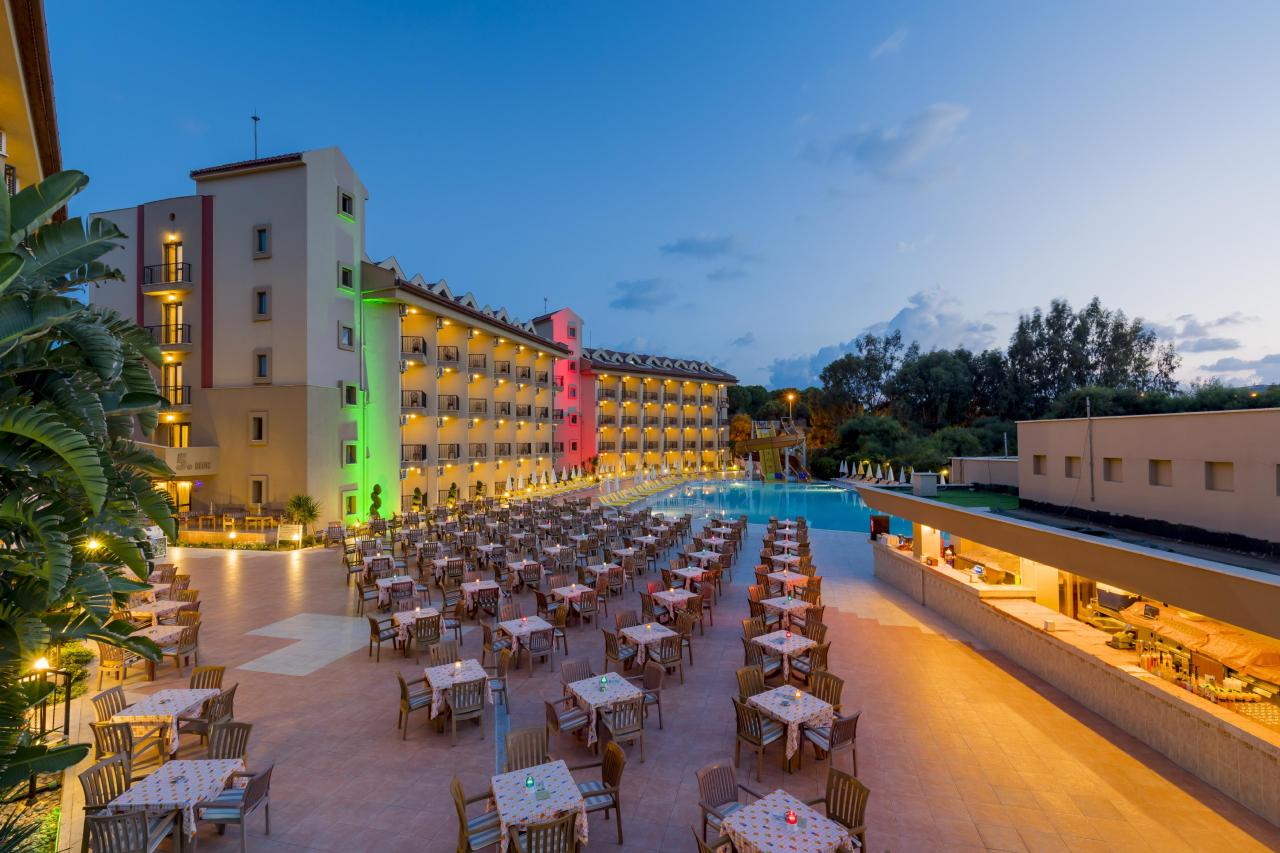 VICTORY RESORT HOTEL - Restaurace - Troya Restaurant