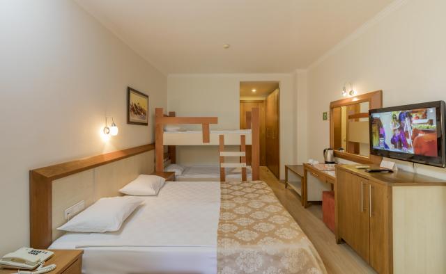 VICTORY RESORT HOTEL - Pokoje - BUNKBED ROOM