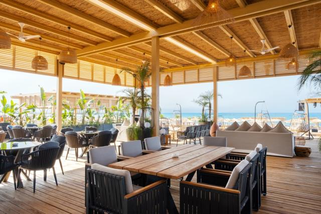 LIU RESORTS - Bary - BREEZE BEACH BAR