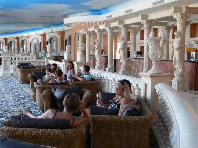 TITANIC PALACE & AQUA PARK BEACH RESORT - Bary - lOBBY BAR