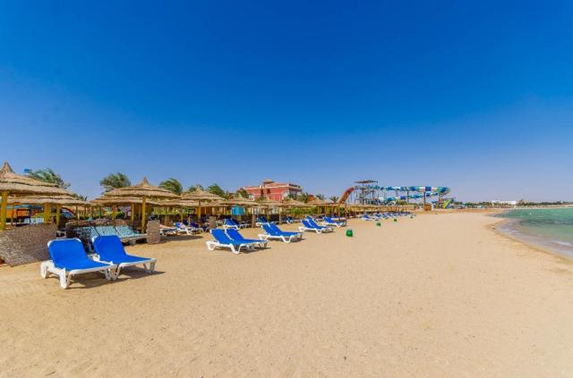 TITANIC PALACE & AQUA PARK BEACH RESORT - Pláž - Pláž