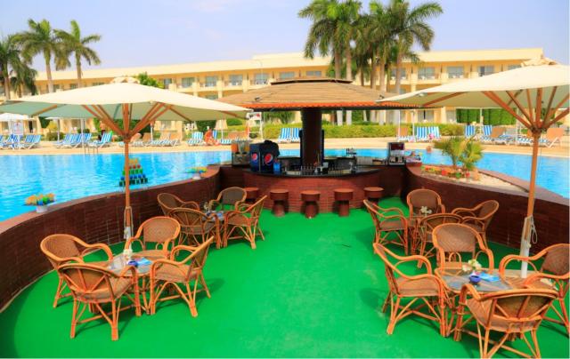 LABRANDA ROYAL MAKADI - Bary - Tropicana Pool Bar