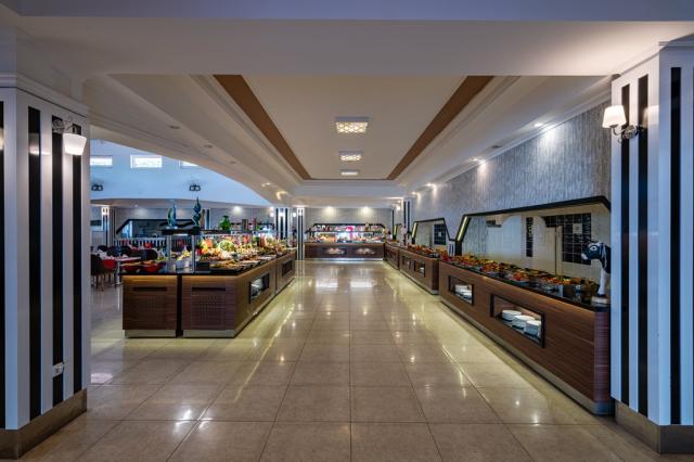 THE GARDEN BEACH HOTEL - Restaurace - MAIN RESTAURANT