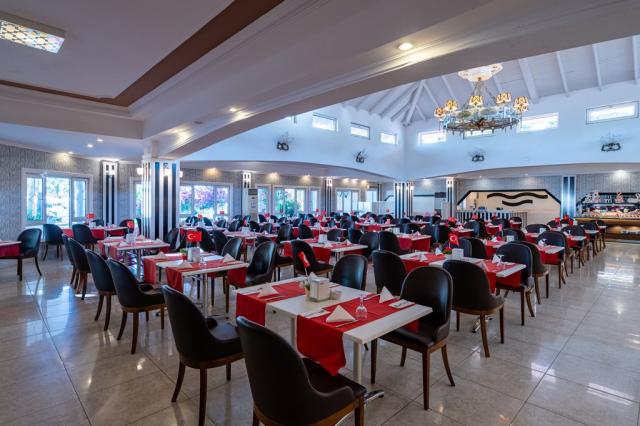 THE GARDEN BEACH HOTEL - Restaurace - MAIN RESTAURANT