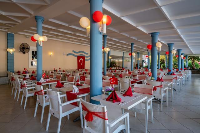 THE GARDEN BEACH HOTEL - Restaurace - MAIN RESTAURANT