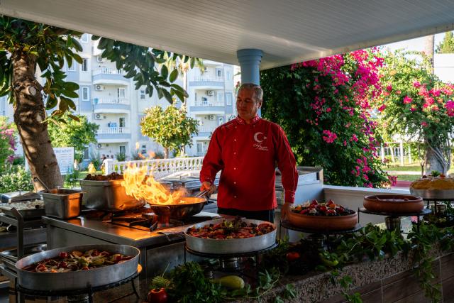 THE GARDEN BEACH HOTEL - Restaurace - MAIN RESTAURANT