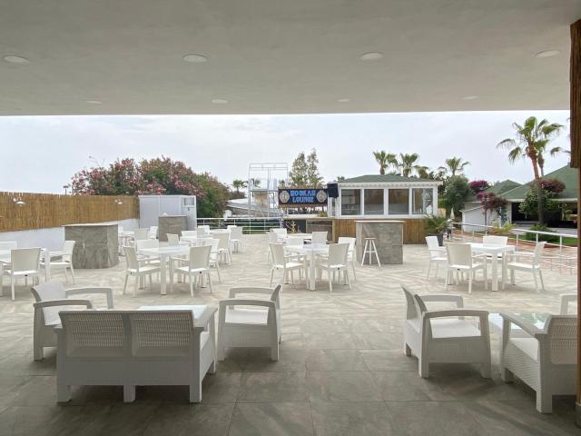 THE GARDEN BEACH HOTEL - Bary - BLUE POOL BAR