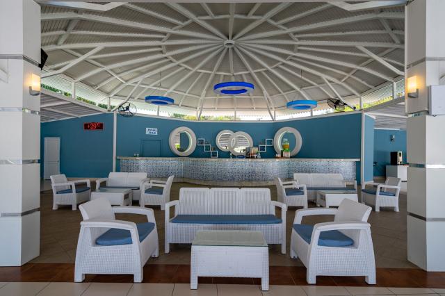 THE GARDEN BEACH HOTEL - Bary - BLUE POOL BAR