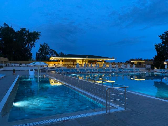 THE GARDEN BEACH HOTEL - Bazény - Bazény