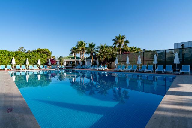 THE GARDEN BEACH HOTEL - Bazény - Venkovní bazén