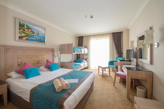 CRYSTAL DE LUXE RESORT & SPA - Pokoje - STANDARD ROOM LAND VIEW