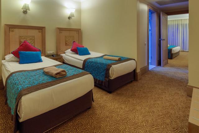 CRYSTAL DE LUXE RESORT & SPA - Pokoje - FAMILY ROOM LAND VIEW