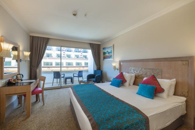 CRYSTAL DE LUXE RESORT & SPA - Pokoje - FAMILY ROOM LAND VIEW