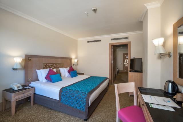 CRYSTAL DE LUXE RESORT & SPA - Pokoje - FAMILY ROOM LAND VIEW
