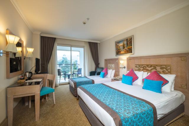 CRYSTAL DE LUXE RESORT & SPA - Pokoje - CORAL ROOM