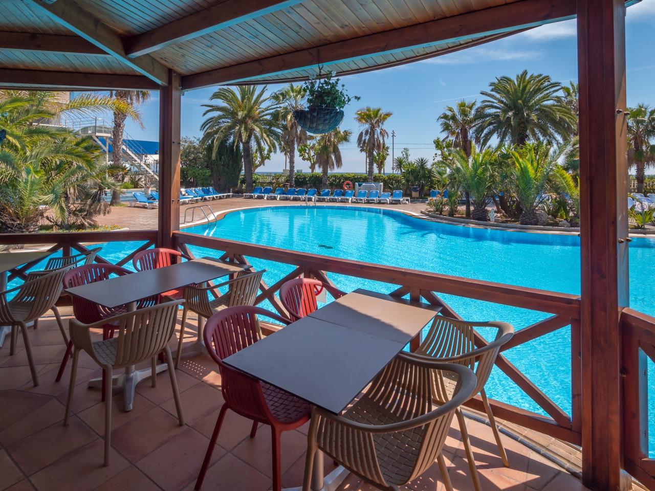 GOLDEN TAURUS AQUAPARK RESORT(ex. GOLDEN TAURUS PARK) - Bary -