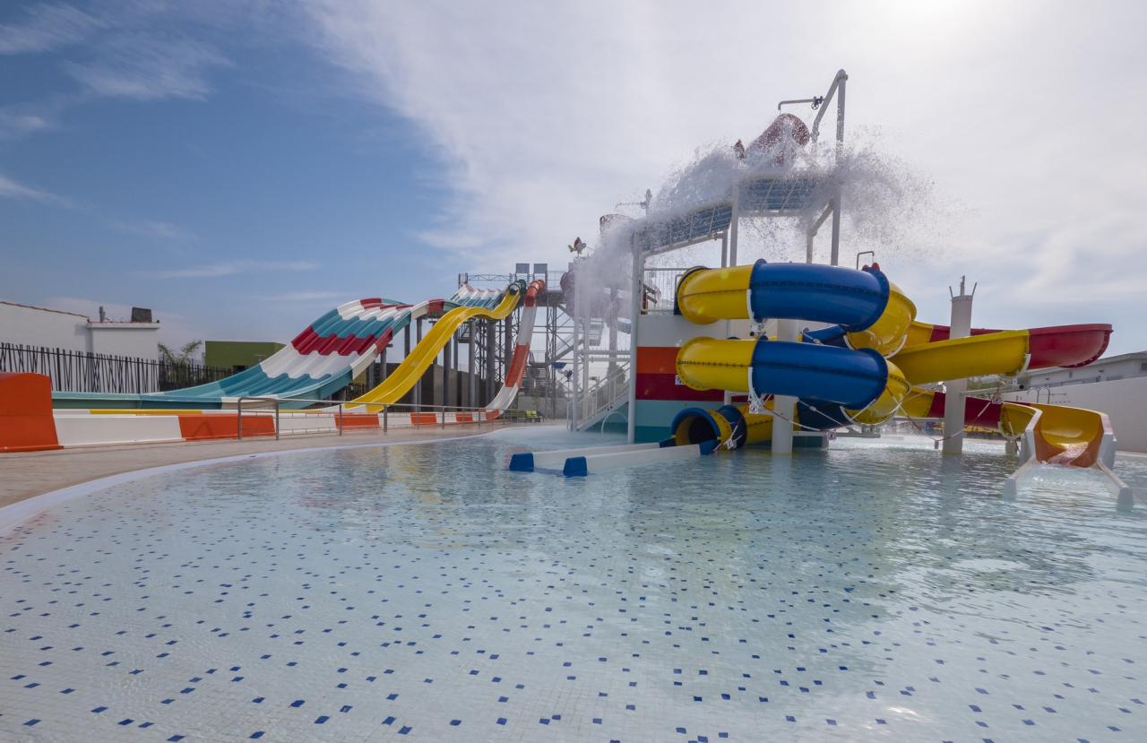 GOLDEN TAURUS AQUAPARK RESORT(ex. GOLDEN TAURUS PARK) - Vodní p