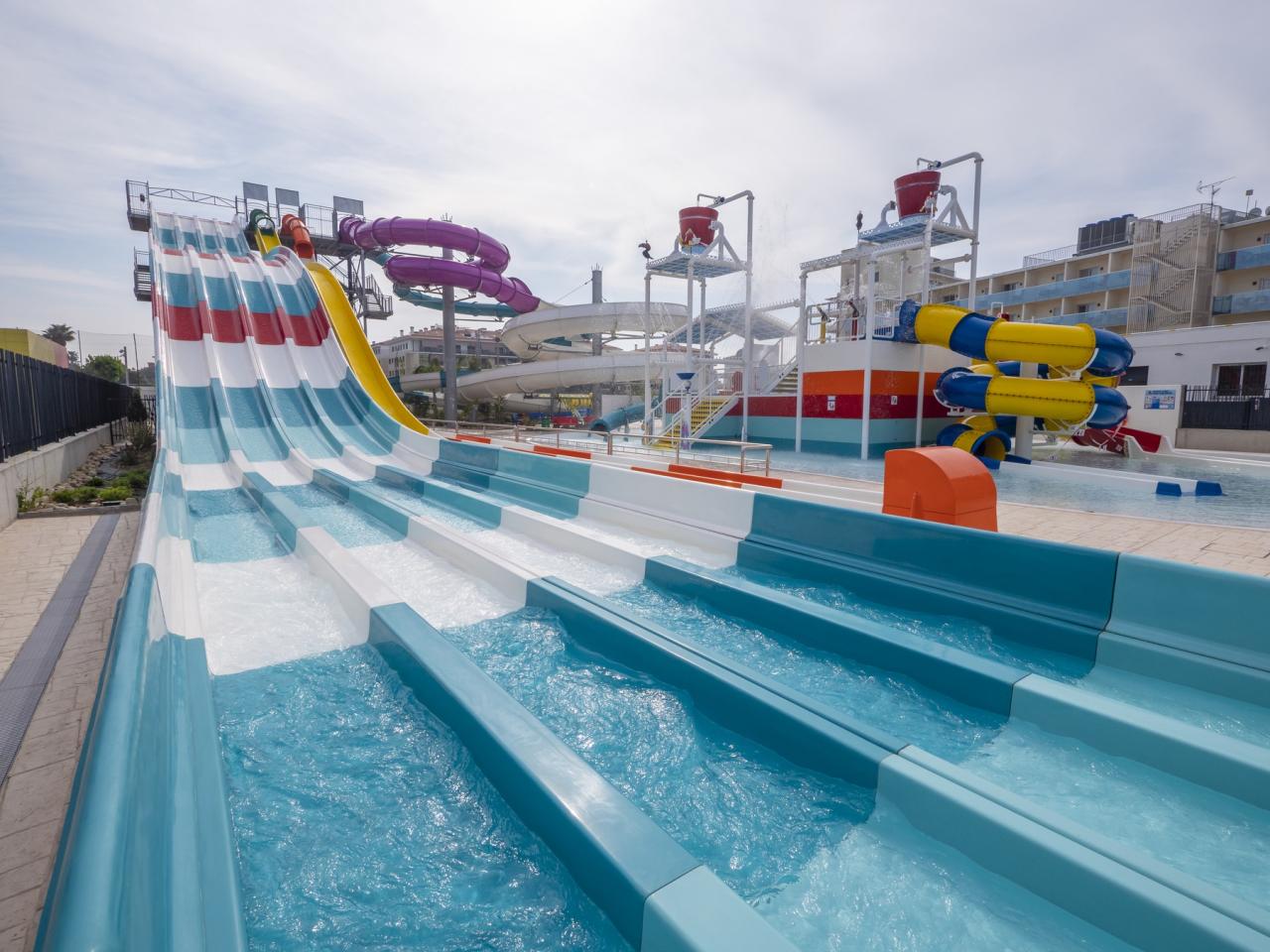 GOLDEN TAURUS AQUAPARK RESORT(ex. GOLDEN TAURUS PARK) - Vodní p