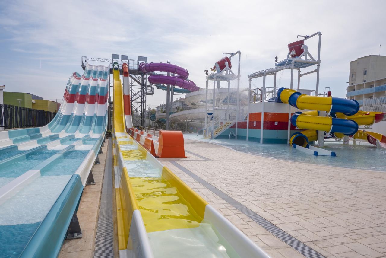 GOLDEN TAURUS AQUAPARK RESORT(ex. GOLDEN TAURUS PARK) - Vodní p
