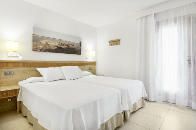 IBEROSTAR WAVES CLUB CALA BARCA - Pokoje - FAMILY KIDS FREE