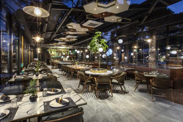 UNIQUE LIFE STYLE HOTEL - Restaurace - LUCKY RESTO-BAR INTERNAT