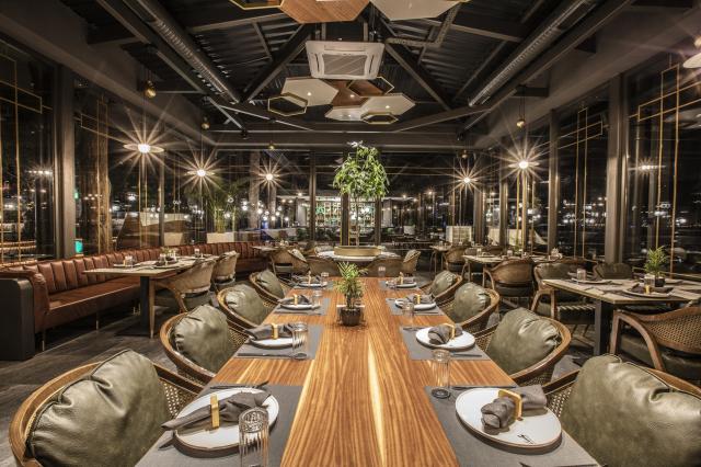 UNIQUE LIFE STYLE HOTEL - Restaurace - LUCKY RESTO-BAR INTERNAT