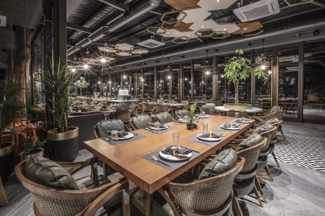 UNIQUE LIFE STYLE HOTEL - Restaurace - LUCKY RESTO-BAR INTERNAT