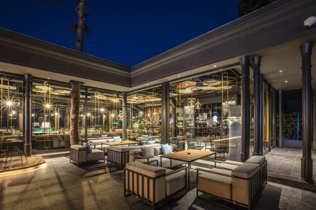 UNIQUE LIFE STYLE HOTEL - Restaurace - LUCKY RESTO-BAR INTERNAT